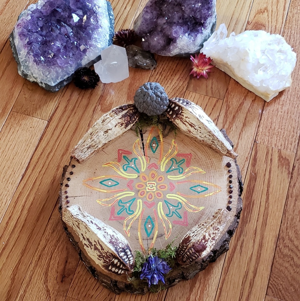 Crystal grid